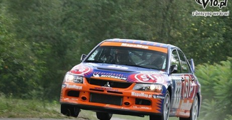 Rajd Nikon po OS11: Trwa zacita walka za plecami czowki