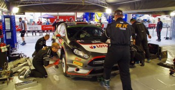 Rajd Portugalii: Meeke nie daje rady, Latvala walczy z Ogierem