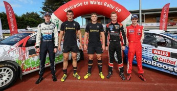 Zawodnicy rugby i kierowcy rajdowi z Walii na wspólnym treningu