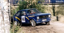 Rok 1999  - Hirvonen za kierownic Escorta zmierza po wygran
