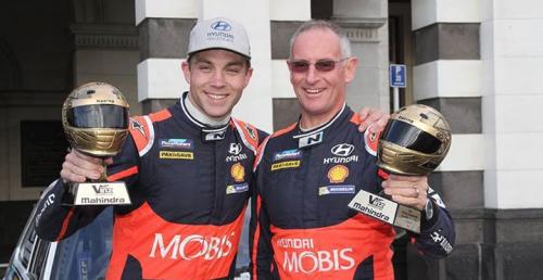 Hayden Paddon i John Kennard