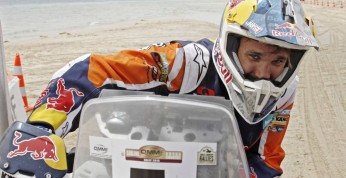 Czołowy motocyklista Dakaru kontuzjowany