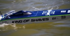 King of Shaves C1 - wycigowy model odzi z napdem elektrycznym