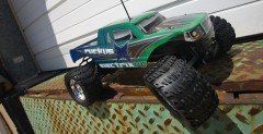 Ruckus - elektryczny monster truck dla todziobw