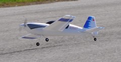 COX 300 Extra - lekki model akrobacyjny z napdem elektrycznym
