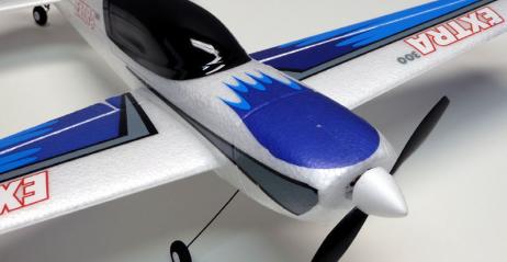 COX 300 Extra - lekki model akrobacyjny z napędem elektrycznym