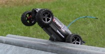 E-Revo VXL RTR - may, zwinny truggy w skali 1:16