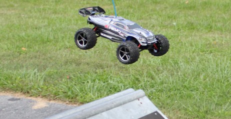 E-Revo VXL RTR - may, zwinny truggy w skali 1:16