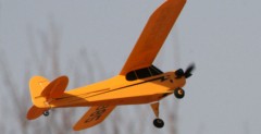 J-3 Cub - mini grnopat z napdem elektrycznym