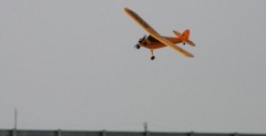 J-3 Cub - mini grnopat z napdem elektrycznym