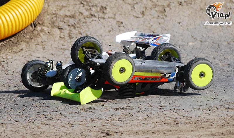 Kraksy i wywrotki modeli rc off-road