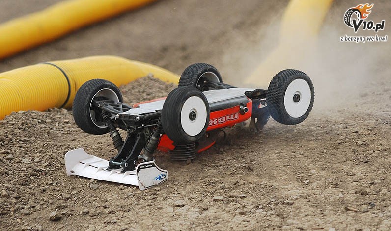 Kraksy i wywrotki modeli rc off-road