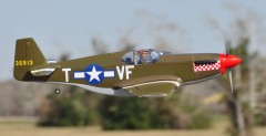 P-51B Mustang - makieta z napdem elektrycznym