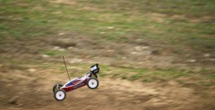 Outlaw - elektryczny bagus w skali 1:8