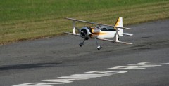 Pitts S12 - akrobacyjny dwupatowiec z napdem elektrycznym