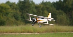 Pitts S12 - akrobacyjny dwupatowiec z napdem elektrycznym