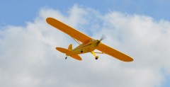 Super Cub RTF - zty grnopat z napdem elektrycznym