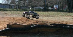 Warhead - spalinowy monster truck w skali 1:8