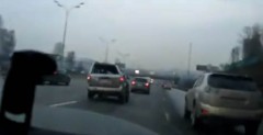 Wideo: Zdemolowany chiski SUV miao poda przez Rosj