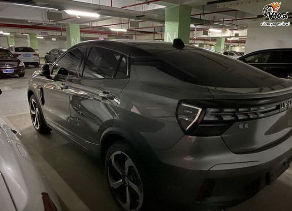 Lynk & Co 05