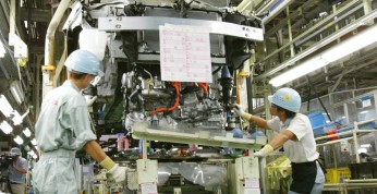 Japońskie fabryki wstrzymały produkcję z powodu trzęsienia ziemii