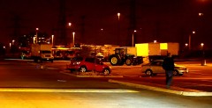 Wideo: Terror traktorem na parkingu supermarketu w Kanadzie