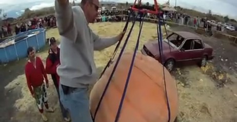Wideo: Dynia zmiażdżyła samochód