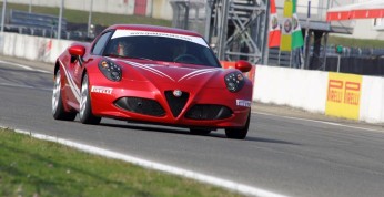 Alfa Romeo 4C w roli samochodu bezpieczeństwa WTCC