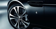 Nowy Aston Martin V12 Vantage Carbon Black