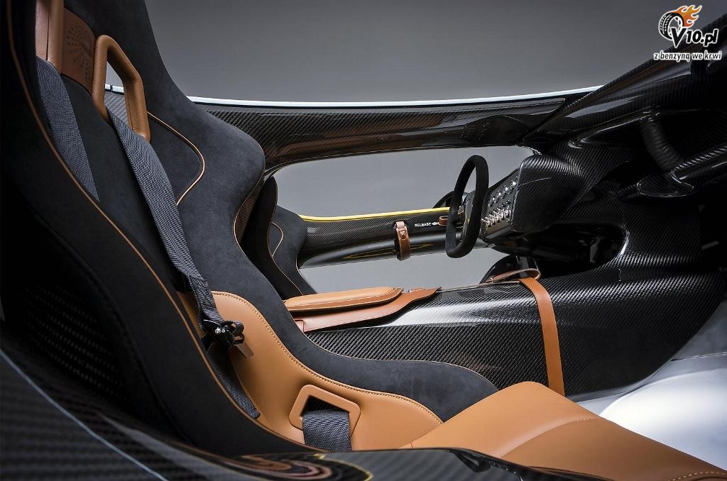 Aston Martin CC100