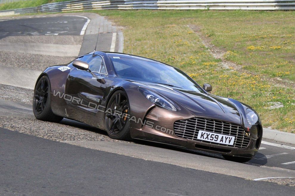 Aston Martin One-77 - zdjcie szpiegowskie