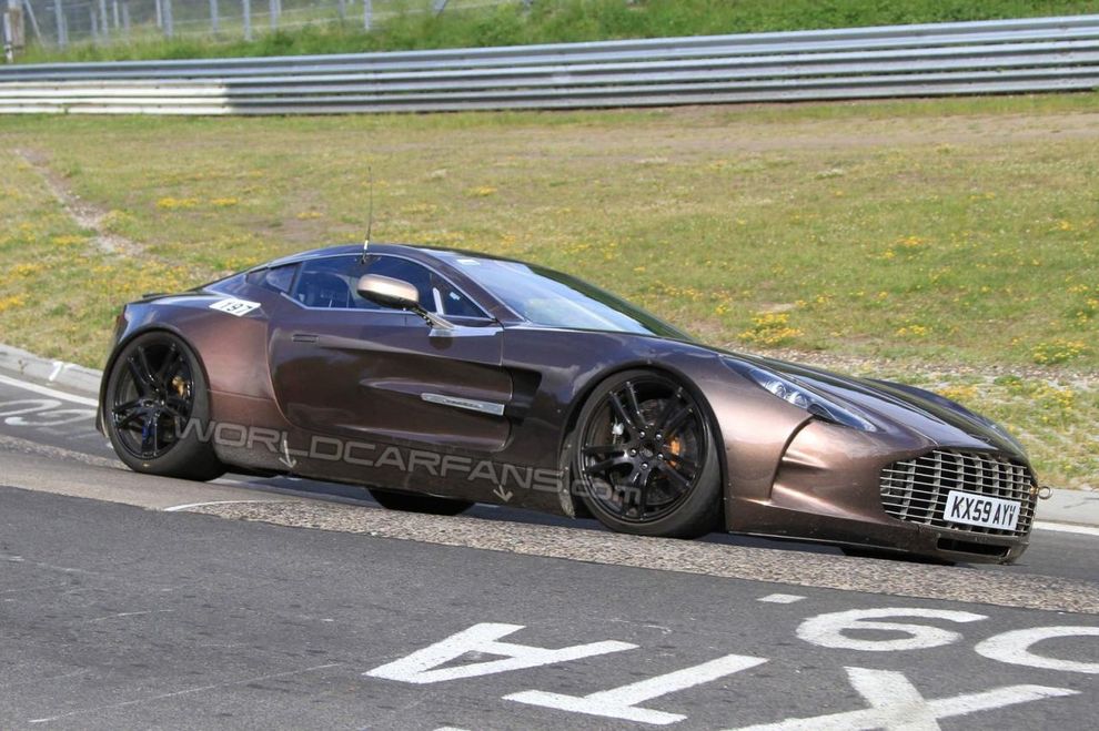 Aston Martin One-77 - zdjcie szpiegowskie