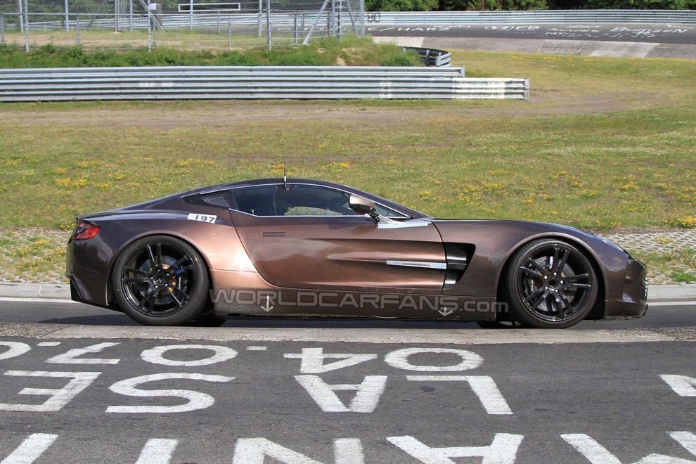 Aston Martin One-77 - zdjcie szpiegowskie