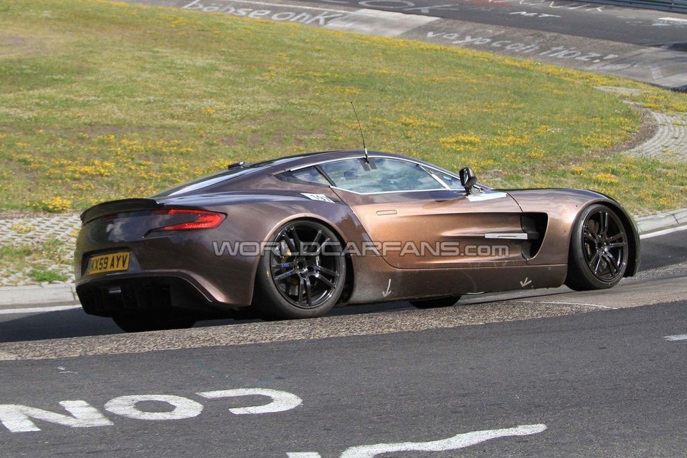 Aston Martin One-77 - zdjcie szpiegowskie
