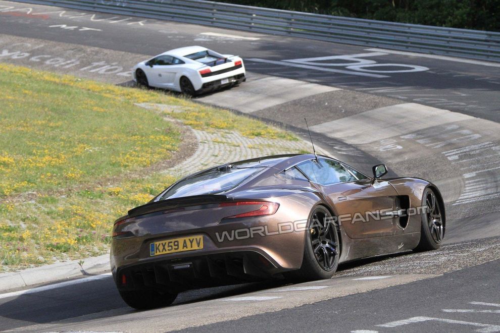 Aston Martin One-77 - zdjcie szpiegowskie