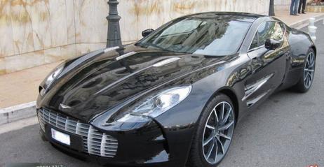 Aston Martin One-77 (pierwszy egzemplarz zauważony w Monte Carlo)