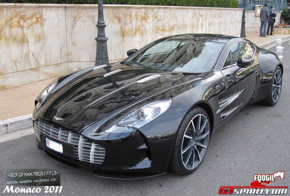 Aston Martin One-77 (pierwszy egzemplarz zauwaony w Monte Carlo)