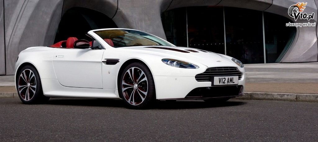 Aston Martin V12 Roadster