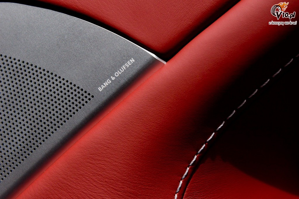 Aston Martin V12 Roadster