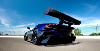 Aston Martin Vulcan - najmocniejszy Aston w historii wystawiony na...