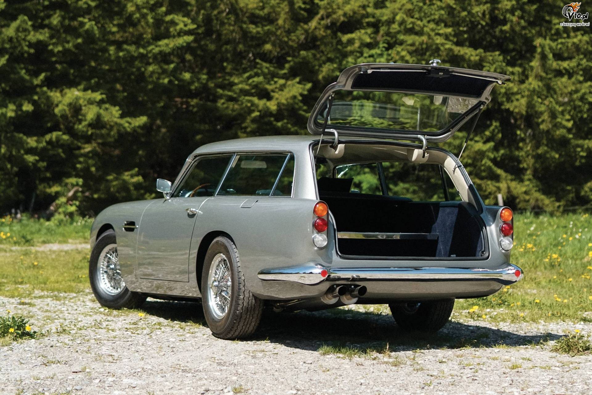 Aston Martin DB5 Shooting Brake