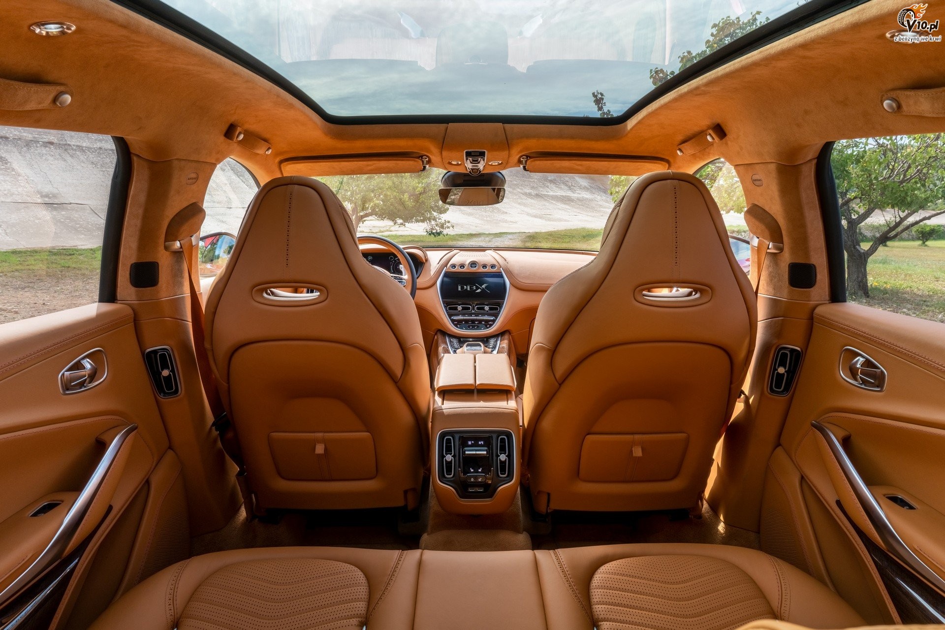 Aston Martin DBX
