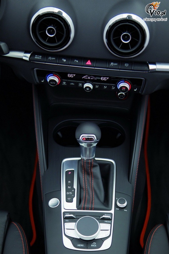 Audi A3 2012 - kokpit