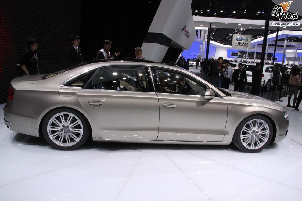 Nowe Audi A8 L W12 - Beijing Auto Show 2010