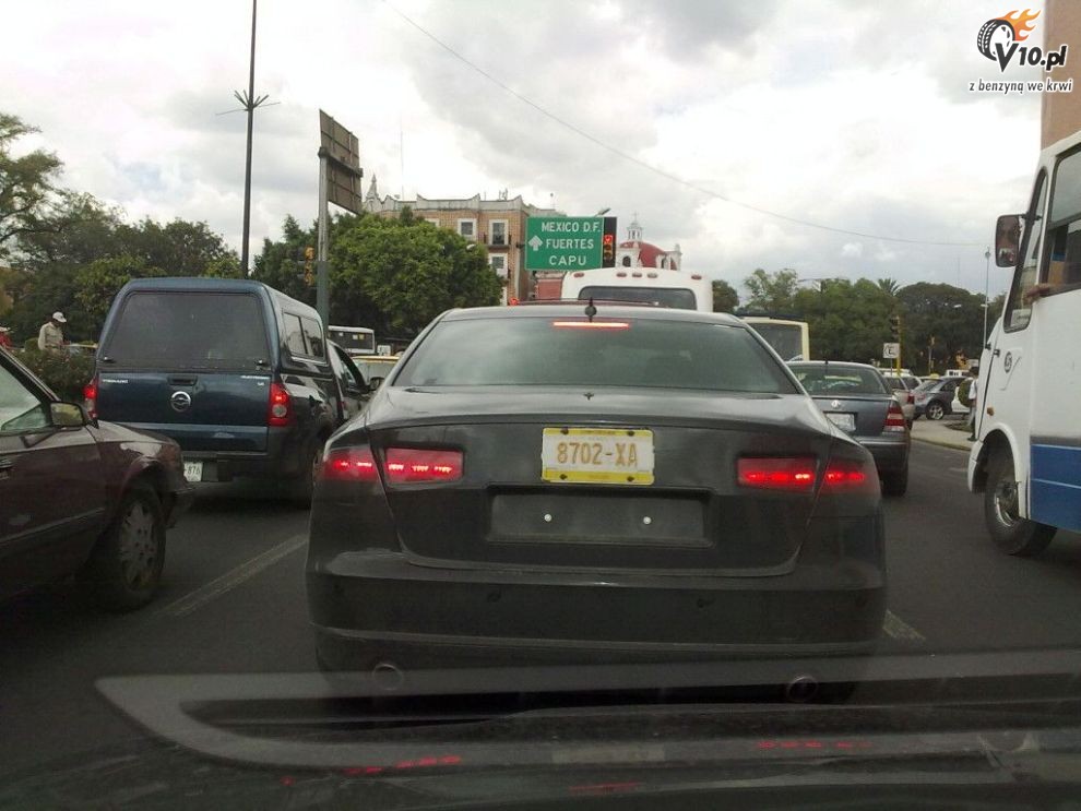 Nowe Audi A8 model 2011 - zdjcie szpiegowskie