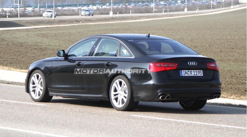 Zdjcia szpiegowskie Audi S6 na 2012 r. - auto jedzi bez kamuflau!