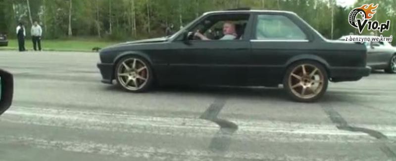 Ferrari 458 Italia vs BMW E30