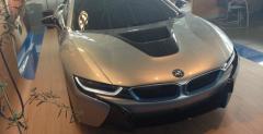 BMW i8 - atrapa