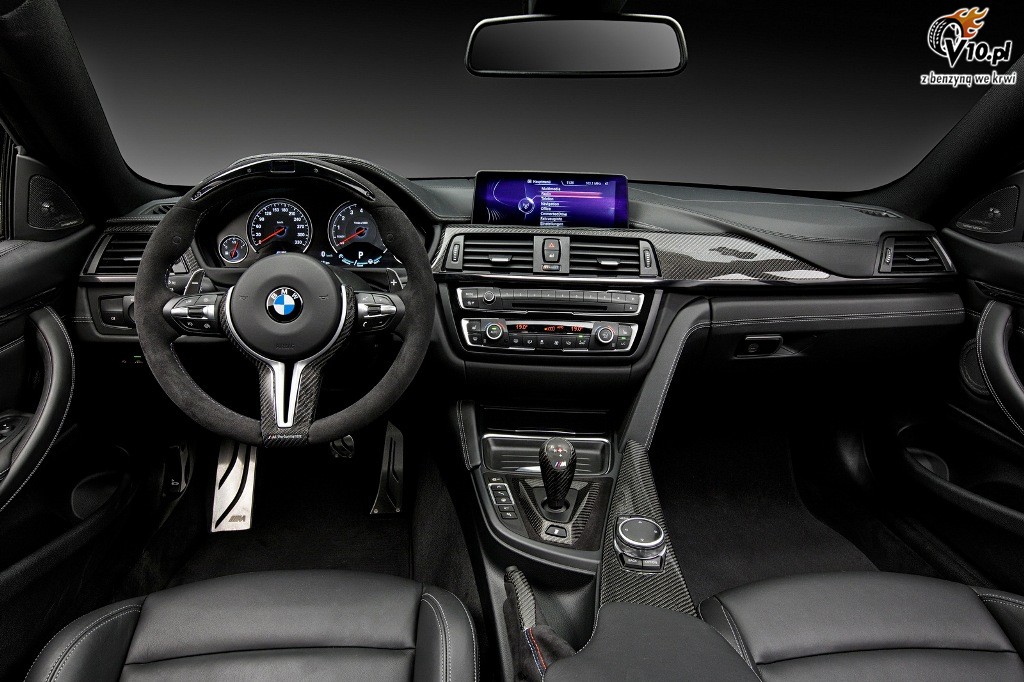 BMW M4 M Performance