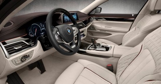 BMW M760Li